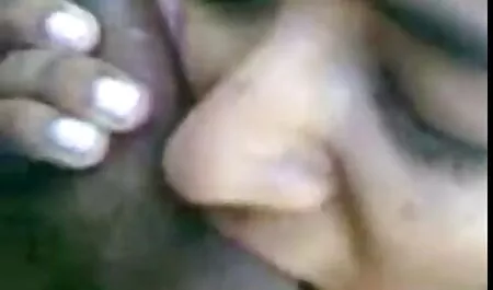 Belle-mère Sexy a guéri son fils porno belle black adoptif avec pipe et baise passionnée