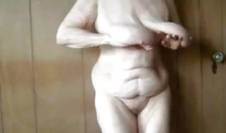 Chaud, mais timide Mec femme mure porno baise Blonde sexy
