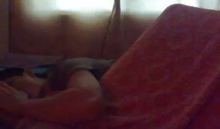 Deux hommes S'amusent avec deux salopes dans la Cour, les déchirent dans le vagin et L'Anus, les enfoncent profondément dans la porno africain vierge bouche, puis les nourrissent de sperme.