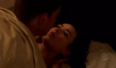 Blonde porno entre père et fille chaude obtient une bite noire dans son cul