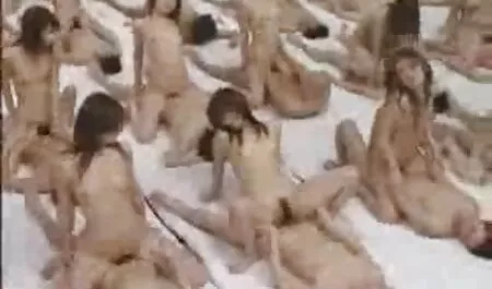 Une fille a été invitée à ses deux garçons russes et a enlevé le bébé, a commencé à baiser dans toutes les fentes. La jeune fille femme a gros sein gratuit était tout en sperme avec un cul ridé
