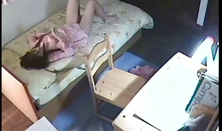 Skinny brunette aime anal et baise avec un bon porno femme de menage Gars