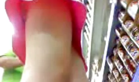 La plantureuse sexy Augustus porno fille arabe Ames baise avec un beau cul.