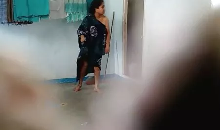 Mec porno trio mere fille mignon avec une énorme bite baise trou du cul de beauté