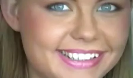 Jeune mâle baise sa Mère dans femme domine homme porno la Cuisine