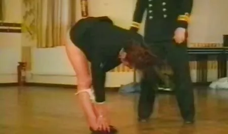 La fille fera de son mieux pour obtenir porno femme grosse une bite dans sa chatte.