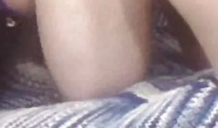 Mature avide de graisse porno belles femmes femme avec le corps de tatouage baisée dans la salle de piscine