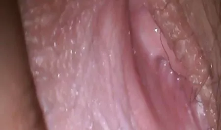 Adriana et Rosalina sucer la bite porno jolie femme membre