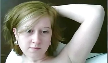 Pour exciter cette salope chaude, porno femme au foyer elle doit travailler sa langue et ses doigts sur sa chatte.