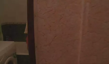 Jolie gâtée porno une femme deux hommes avec une bite tordue baise une blonde plantureuse au bureau