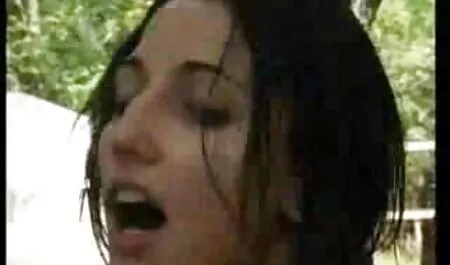 Salope bronzée filmant porno de femmes africains un jeune homme pour avoir des relations sexuelles chaudes