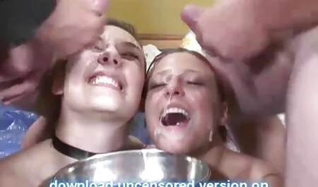 Russe Mature Blonde baise porno femme black jeune beau-fils dans la salle de bain