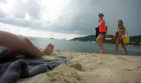 Magnifique xvideo jeune fille chiennes sucer la grosse bite