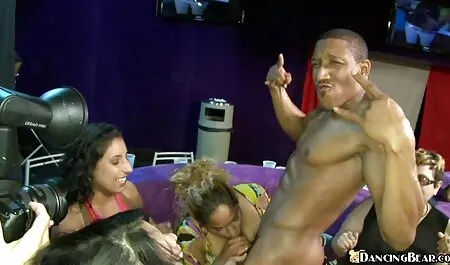 Serré ébène baise blonde plantureuse dans le hall dans porno femme grosse arabe les escaliers