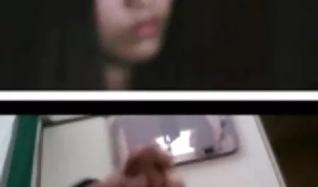 Aventures érotiques d'une sexe de femme xxx jeune salope tombée entre les mains d'un pervers trapu qui la baise avec des doigts et plusieurs Vibrateurs.