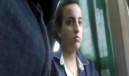 Jeune beau mec baise grosses femmes porno mature Gros seins beauté dans le bureau