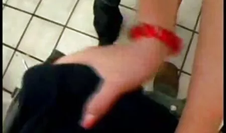 Busty Blondie appelé nigga porno femme battue à baiser dur