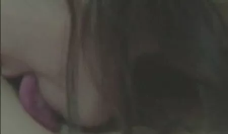Skinny Molly Manson porno femme nature baise une belle-mère mature lascive