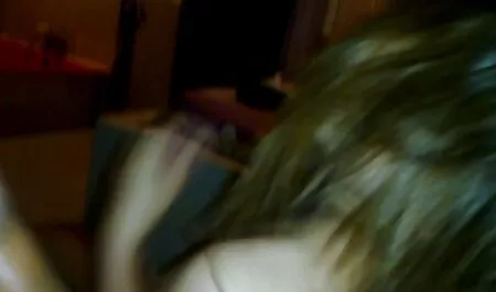 Sexy flexible brunette Jennifer White prend une porno femme video grosse bite anale