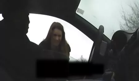 Homme chauve jouit D'une fellation et baise la deuxième salope en anal xxx femmes mures