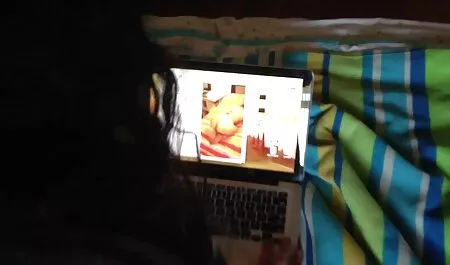 Busty lesbienne sex video Sarah Jay suce la bite et avale sperme