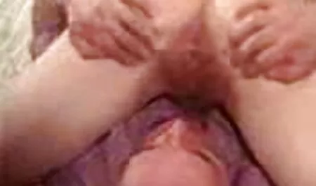 Lubrique mec avec de grosses bites baise femme tronc porno anal par deux princesses