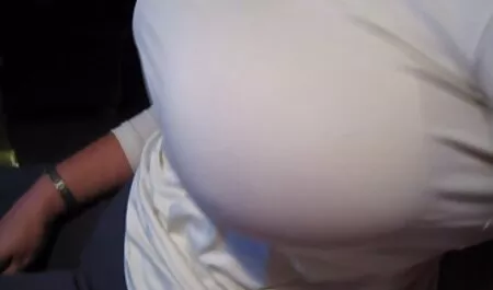 Mature Sexy Couple Noir amoureux loué une chambre sex femme bbw et baise.