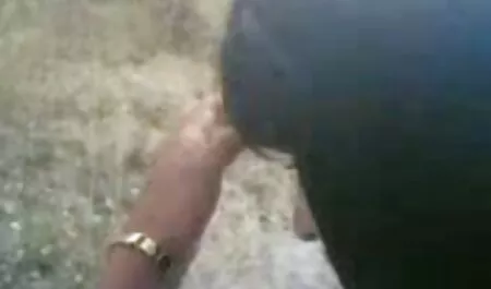 Mature Yoga formateur Doigté un petit chaton et baisé porno femme 40 ans sur