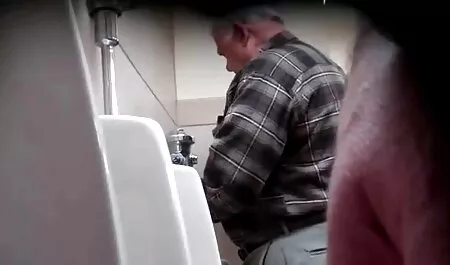 Le mec a déchiré la salope avec porno une femme avec un chien son membre très impressionnant dans sa chatte élastique et a soif de sperme plus doux