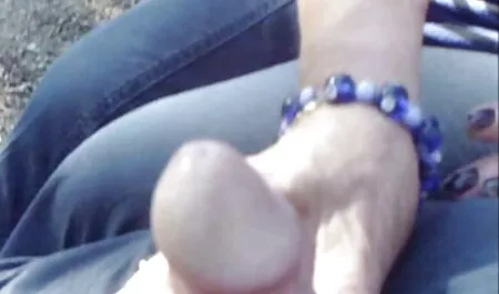Maman superbe femme porno chaude a un jeune amant
