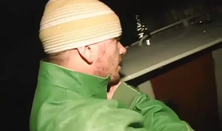 Jeune étudiante Vanessa baise avec un professeur dans pere et fille porno francais le bureau