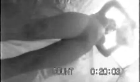 Rousse lesbienne porno femme de 45 ans lèche la chatte humide