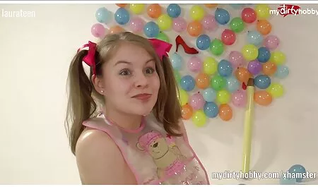 Sexy jeune Blonde porno fille suce une grosse Bite