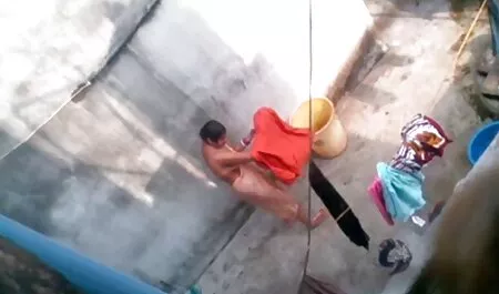 Blonde Incroyablement chaude se fait baiser dans de porno avec la femme de ménage beaux sous-vêtements