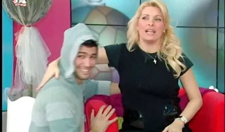 Le mec slip femme porno baise la salope et dit qu'il est temps de faire du sexe anal