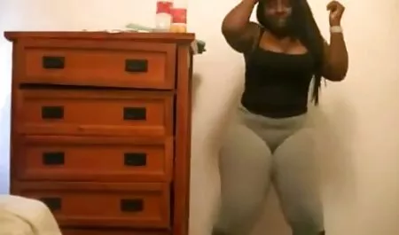 Jeune Doris dans porno des femmes minces la Nature, sucer la Bite