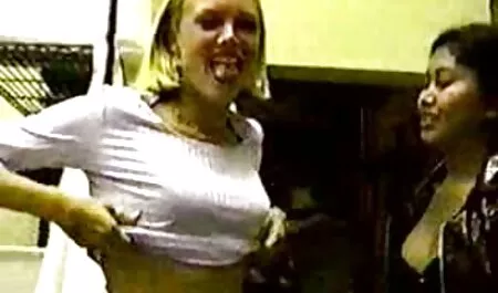 Lesbiennes Daphné et Carla caresser femme blonde porno Leurs Chattes