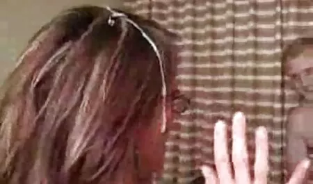Un jeune homme n'a pas eu de relations sexuelles depuis longtemps, cela l'a rendu fou! Il a rencontré une belle fille, a couvert sa bouche avec sa main et s'est fait manga porno fille baiser comme la dernière pute.