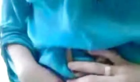 Sexy russe Mec baise une Beauté bronzée en anal porno femme masturbe