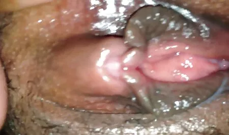 Belle femme noir porno salope éjaculation sperme sur les lèvres