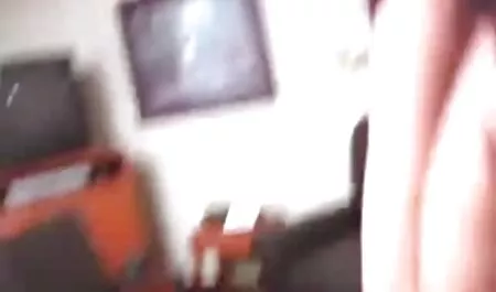 Le Père Noël étreint sa grosse bite de transe de sexe et remplit son trou de porno femme gros sein sperme